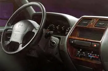 Nissan Terrano II trojdverové SUV (1996 – 2000) – fotka 3