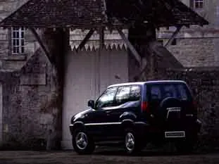Nissan Terrano II trojdverové SUV (1993 – 1996) – fotka 2