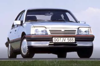 Opel Ascona štvordverový sedan (1984 – 1988) – fotka 8
