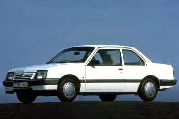 Opel Ascona dvojdverový sedan (1984 – 1988) – fotka 4
