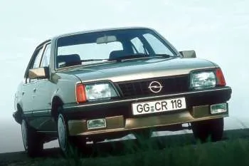 Opel Ascona 1.8 E CD štvordverový sedan – fotka 3