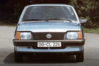 Opel Ascona hatchback (1981 – 1984) – fotka 4