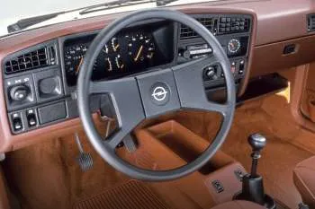 Opel Ascona hatchback (1981 – 1984) – fotka 5