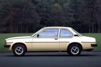 Opel Ascona dvojdverový sedan (1975 – 1981) – fotka 5