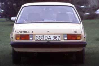 Opel Ascona dvojdverový sedan (1975 – 1981) – fotka 7