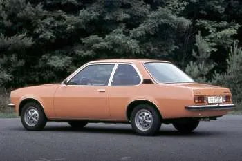 Opel Ascona dvojdverový sedan (1975 – 1981) – fotka 9