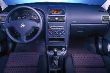 Opel Astra 1.7 CDTi Sport Edition II trojdverový hatchback – fotka 7