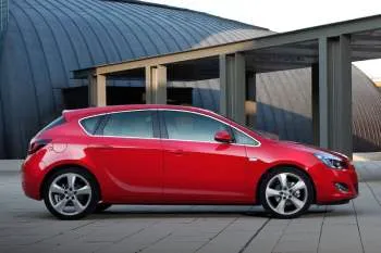 Opel Astra 1.4 100hp Business Edition – fotka 4