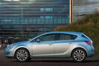 Opel Astra (2012 – 2015) – fotka 8
