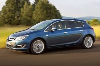Opel Astra (2012 – 2015) – fotka 11
