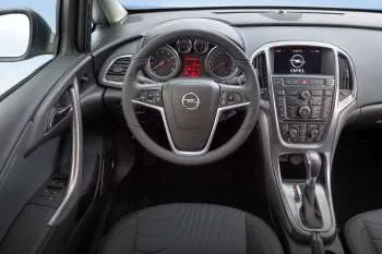 Opel Astra 1.6 Turbo Cosmo – fotka 2