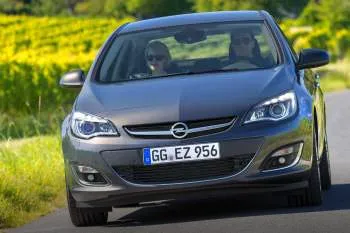 Opel Astra (2012 – 2016) – fotka 9