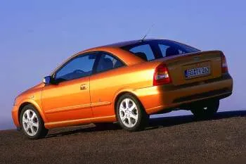 Opel Astra Coupe (2000 – 2006) – fotka 2