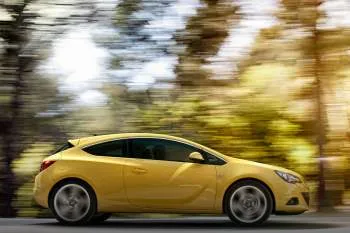 Opel Astra GTC (2012 – 2017) – fotka 6