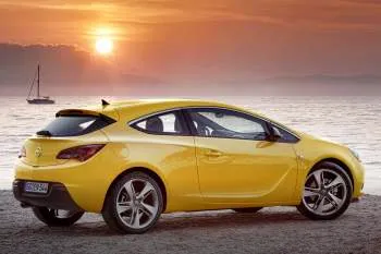 Opel Astra GTC (2012 – 2017) – fotka 8