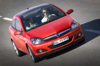 Opel Astra GTC (2007 – 2011) – fotka 9