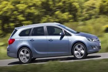 Opel Astra Sports Tourer 2.0 CDTI 160hp Cosmo - 11