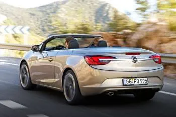 Opel Cascada (2013 – 2018) – fotka 32