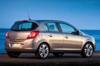 Opel Corsa päťdverový hatchback (2011 – 2015) – fotka 4