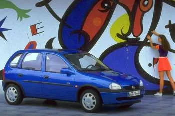 Opel Corsa päťdverový hatchback (1997 – 2000) – fotka 3