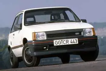 Opel Corsa trojdverový hatchback (1985 – 1990) – fotka 2