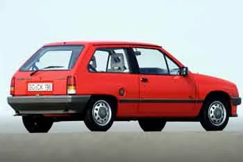 Opel Corsa trojdverový hatchback (1985 – 1990) – fotka 4