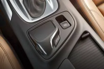 Opel Insignia hatchback (2013 – 2017) – fotka 5