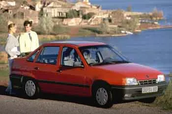 Opel Kadett sedan (1989 – 1991) – fotka 2