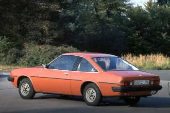 Opel Manta 2.0 E De Luxe SR – fotka 4