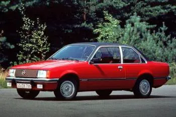Opel Rekord dvojdverový sedan (1977 – 1982) – fotka 2