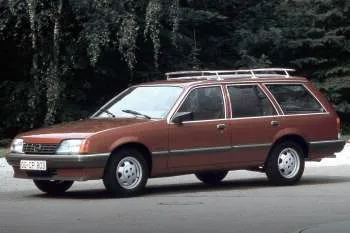 Opel Rekord Caravan päťdverové kombi (1984 – 1986) – fotka 2