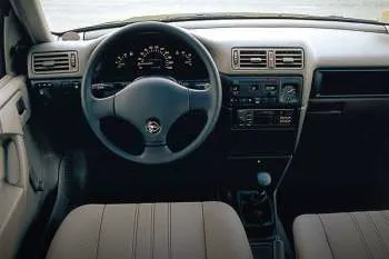 Opel Vectra hatchback (1988 – 1992) – fotka 3