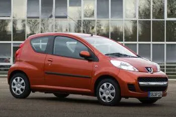 Peugeot 107 trojdverový hatchback (2008 – 2012) – fotka 12
