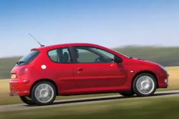 Peugeot 206 XS 1.6-16V trojdverový hatchback – fotka 8