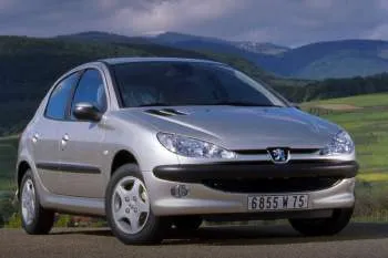 Peugeot 206 Gentry 1.4-16V päťdverový hatchback – fotka 7