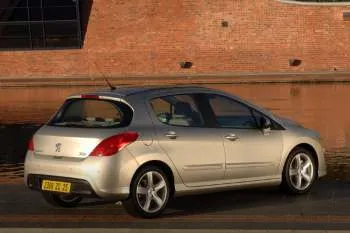 Peugeot 308 Signature 1.6 THP – fotka 5
