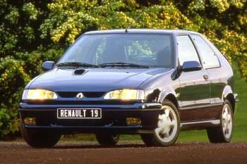 Renault 19 trojdverový hatchback (1992 – 1994) – fotka 4