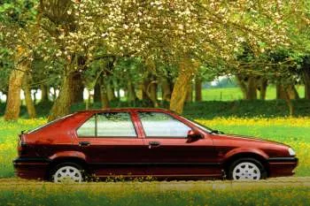 Renault 19 päťdverový hatchback (1992 – 1994) – fotka 3