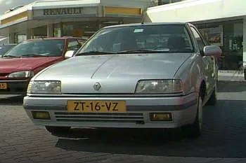Renault 19 trojdverový hatchback (1988 – 1992) – fotka 2