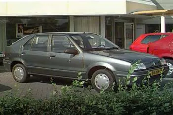Renault 19 päťdverový hatchback (1988 – 1992) – fotka 2
