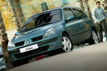 Renault Clio 1.2 Authentique Comfort trojdverový hatchback – fotka 5