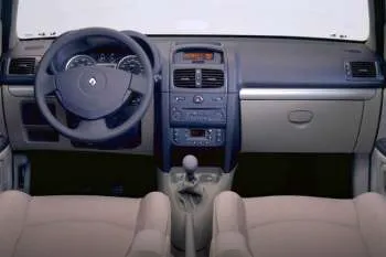 Renault Clio trojdverový hatchback (2001 – 2003) – fotka 8