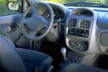Renault Clio RXE 1.6 trojdverový hatchback – fotka 4