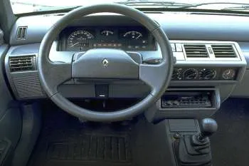 Renault Clio Be Bop 1.9 D trojdverový hatchback – fotka 7