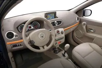 Renault Clio TCE 100 Night & Day trojdverový hatchback – fotka 3