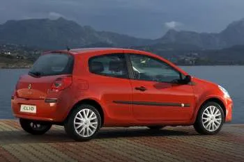 Renault Clio trojdverový hatchback (2005 – 2009) – fotka 5
