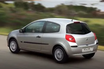 Renault Clio trojdverový hatchback (2005 – 2009) – fotka 10