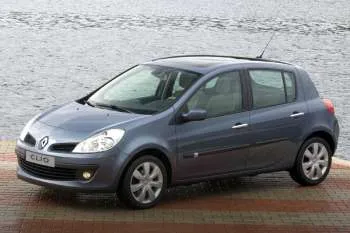 Renault Clio päťdverový hatchback (2005 – 2009) – fotka 9