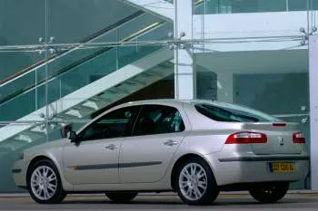 Renault Laguna (2001 – 2005) – fotka 4