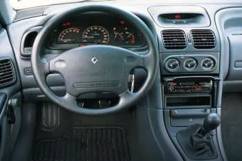 Renault Laguna V6 – fotka 5